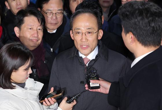 추경호 구속 위기 넘은 野 '내란정당 탈피'…與 '사법개혁 고삐'