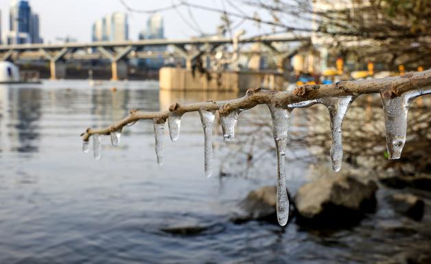 [뉴스1 PICK]'강력 추위'에 전국이 꽁꽁… 서울 한파주의보 발령
