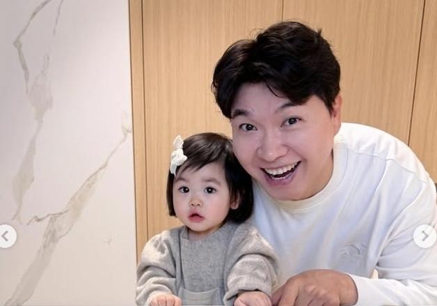 박수홍 14개월 딸, 광고 출연만 17개…'그 기업' 가전도 찍었다