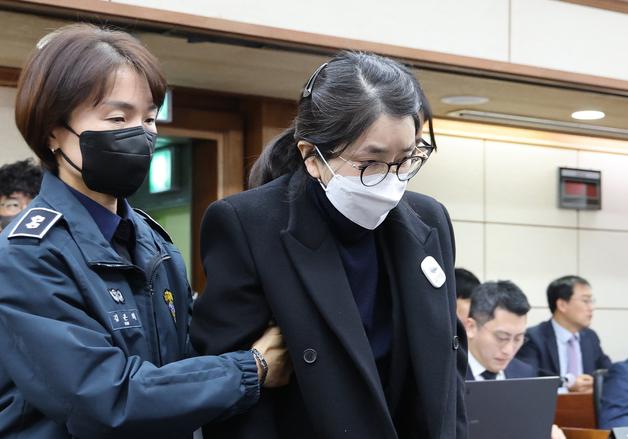 특검, '도이치·통일교·명태균 의혹' 김건희에 징역 15년·벌금 20억 구형(2보)