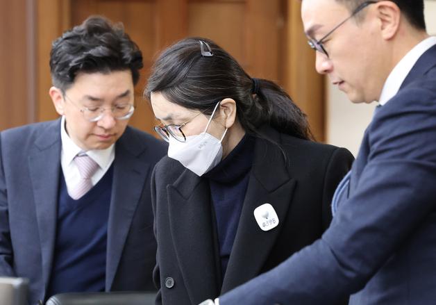 김건희 여사, 특검 출석…고가 금품 '매관매직' 의혹 조사