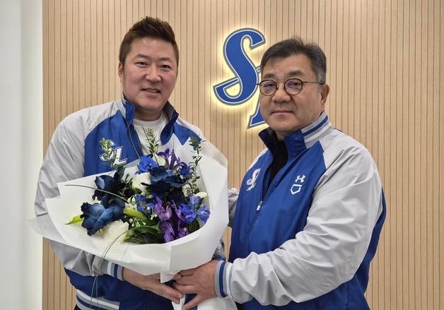 FA 최형우, 9시즌 만에 친정팀 삼성 복귀…2년 최대 26억원