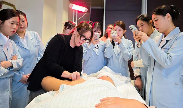 'K-뷰티 미래 위해'…영진전문대 뷰티융합과 첫 유럽 연수