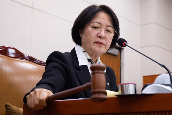 '경기지사 출마한다는데'…추미애 "2등 시민" 발언에 거센 후폭풍