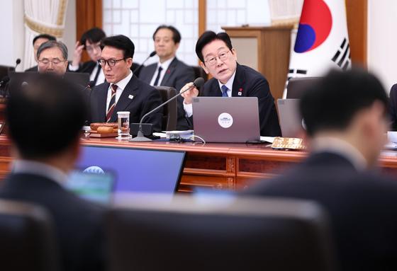 청와대에서 되돌아본 李 정부 7개월