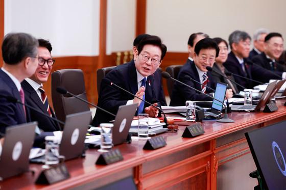 국힘, 정통망법 통과에 "온라인 입틀막법…표현의 자유에 삼가 조의"