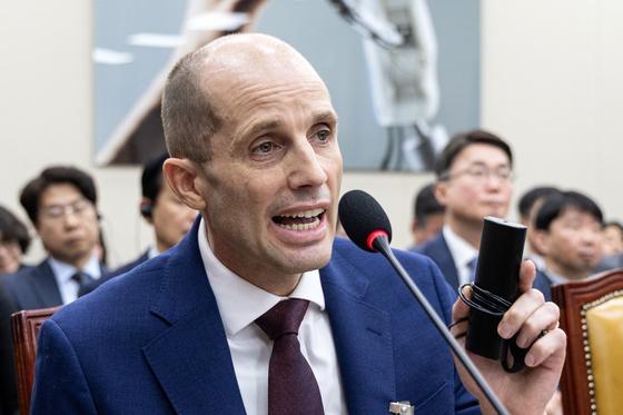 쿠팡 "정부 지시 따라 정보 유출자 접촉"…정부 "일체 그런 적 없다"