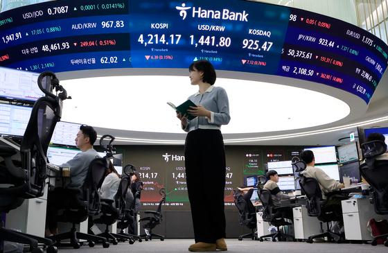 'ETF 300조 시대' 임박…올해 국내주식형 ETF 수익률, 해외 대비 4배