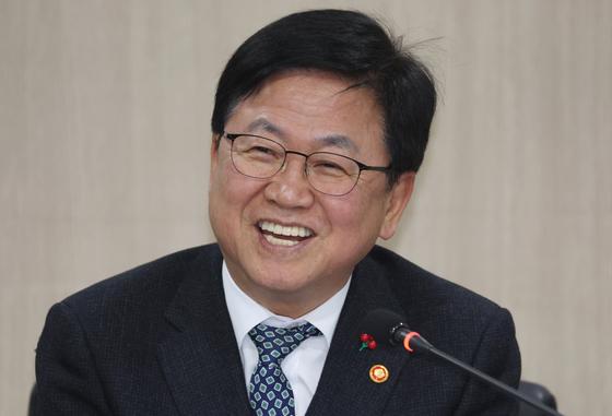 교육부, 소관·유관기관 업무보고 마무리…지역 균형발전 기여 점검