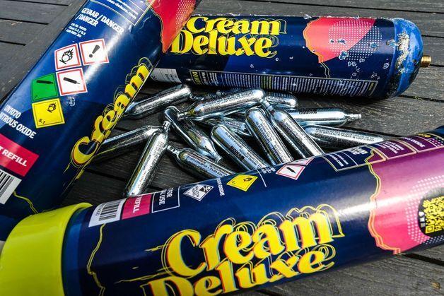 또 '웃음 가스' 비극?…佛 10대 3명, 차 탄 채 수영장 추락 사망  