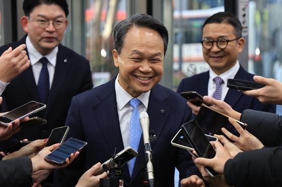 닻 올리는 '2기 진옥동호'…非은행 내실 다지기·정부 정책 동참 속도낸다