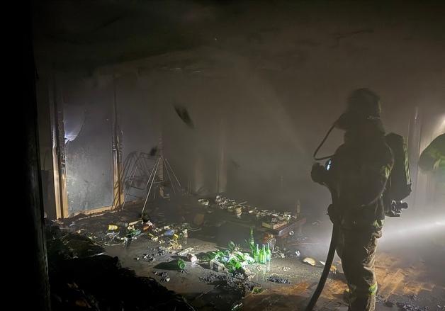 부산 하단동 아파트 화재…2명 경상