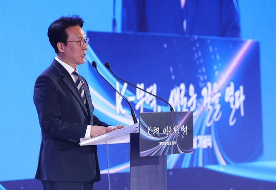  김 총리, 태안 어선 전복사고에 "인명구조 최우선" 긴급지시