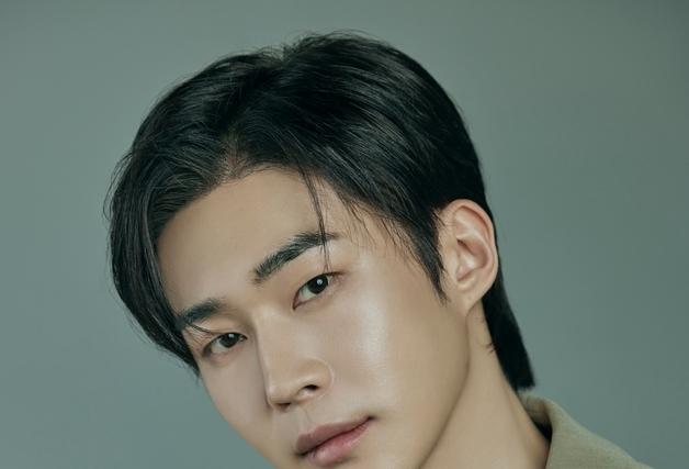 '태풍상사' 무진성 "듀스 故김성재 참고해 90년대 스타일 완성" [N인터뷰]①