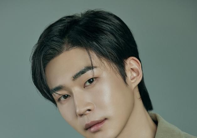 '태풍상사' 무진성 "듀스 故김성재 참고해 90년대 스타일 완성" [N인터뷰]①