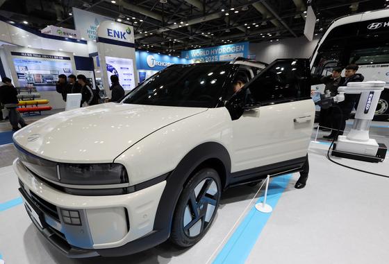 현대차, 주가 30만원 찍었다…역대 최고가 기록[핫종목]