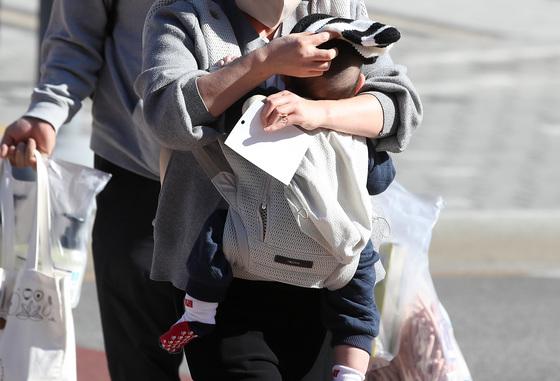 육아휴직률 평균 34%인데 건설업만 15%…정부, 방안 마련 착수