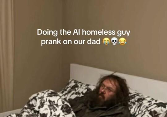 "소파 위 성폭행범이"…경찰 "눈에 익은데" 신고한 여성 되레 체포, 뭔 일?