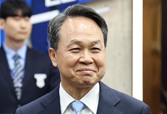 '연임' 진옥동 신한금융 회장 "질적 성장이 핵심…내년 화두는 자본시장"