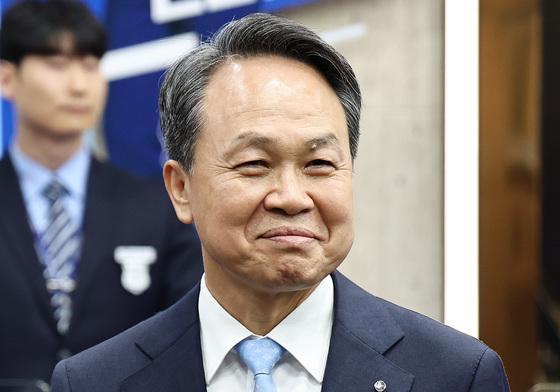 '연임' 진옥동 신한금융 회장 "질적 성장이 핵심…내년 화두는 자본시장"