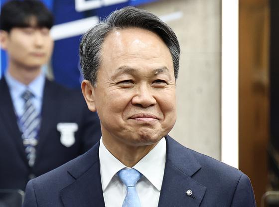 '연임' 진옥동 신한금융 회장 "질적 성장이 핵심…내년 화두는 자본시장"