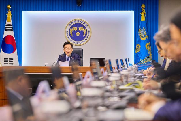 손정의 "'초AI 시대' 준비해야"…李대통령 "AI기본사회 만들 것"(종합)