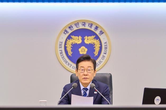 李대통령 지지율 62%, 3주째 상승…민주 43% 국힘 24%[갤럽]