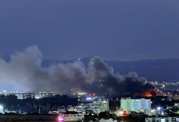 제주 자원순환시설 화재 4시간만에 완진…건물 2개동 소실