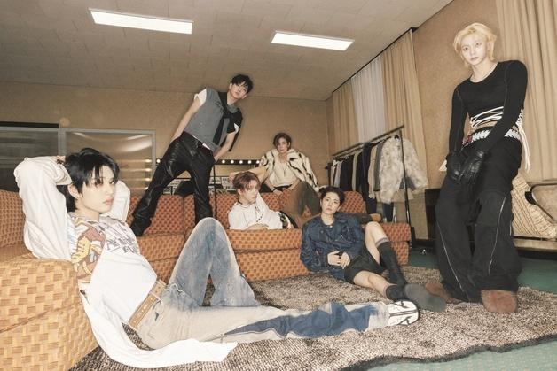 보이넥스트도어, 韓·日 연간 차트 동시 석권…글로벌 존재감 과시