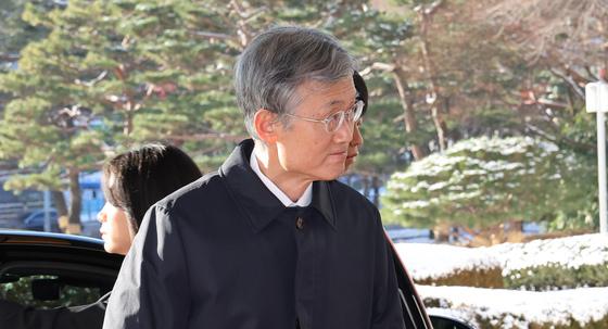 조희대 대법원장, 내란재판부 입장 묻자 "법원장회의서 논의"