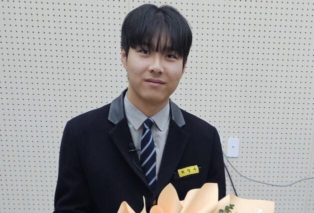 "항상 긍정 응원 부모님 덕분"…'수능 만점' 광주 서석고 최장우 군