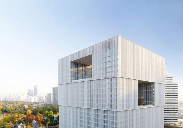 아모레퍼시픽그룹,  5년 만에 희망퇴직 단행…42개월치 기본급 지급