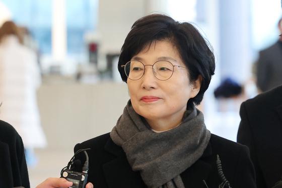 '특검 첫 출석' 김기현 아내, '김 여사에 전대 지원 요청' 질문에 '침묵'