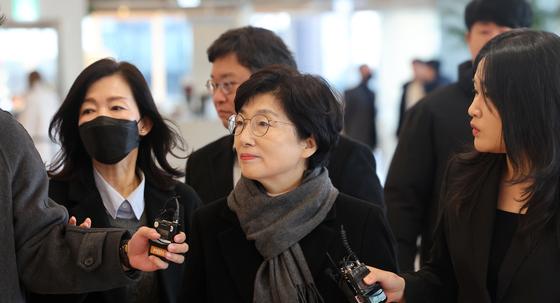 로저비비에 왜 줬나…김기현 아내, 특검 조사 재차 출석 