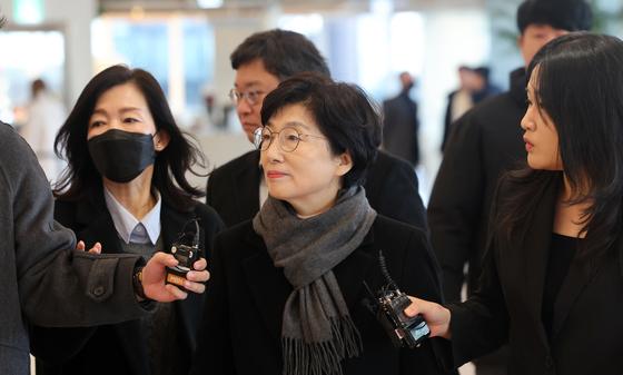 김기현 아내, '김건희 로저비비에' 특검 조사 재차 출석…묵묵부답