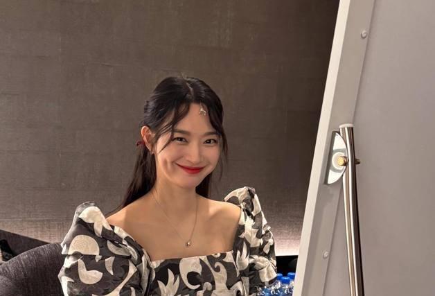 신민아, 김우빈과 이달 결혼 앞두고 연일 최고 미모 갱신…여신 비주얼 [N샷]