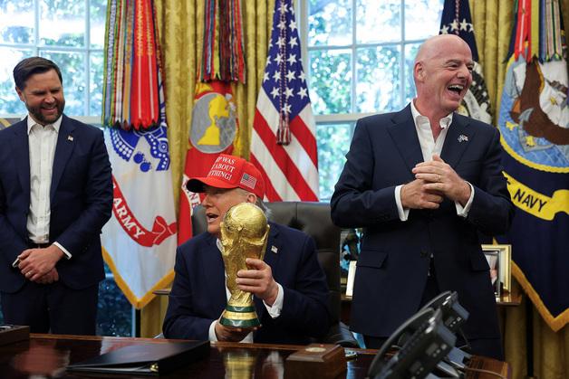 영국 정치인들 "FIFA, 미국 월드컵 개최권 박탈해야" 요구