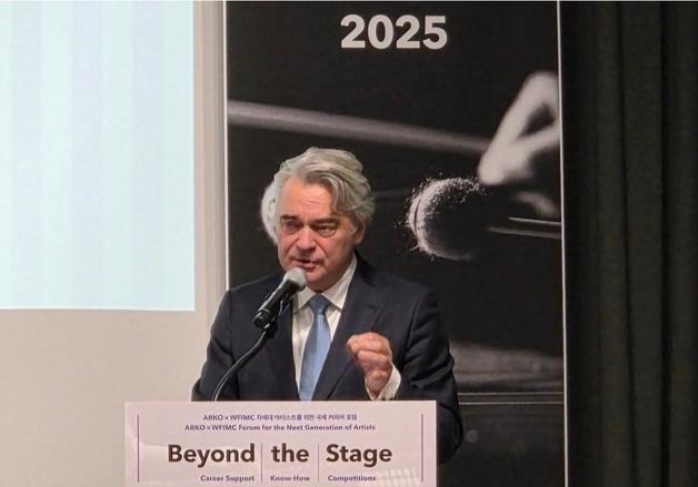 국제콩쿠르세계연맹 회장 "복제의 시대는 끝났다…예술가, 더 모험해야"