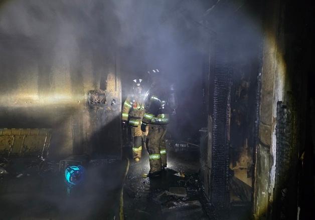 창원 아파트 화재로 심정지 병원이송된 60대 부부 결국 숨져(종합)