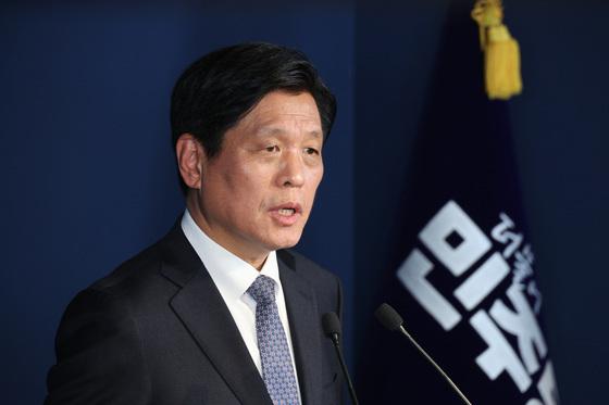 조승래 "정당 현수막, 법 통과 전이라도 지정 게시대에만 달겠다"