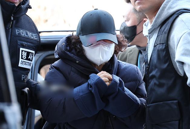 [뉴스1 PICK]남편 살해 60대 구속 심사···"외도 의심했나" 묻자 '침묵'