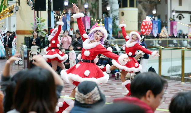 '트윙클 미라클 윈터 퍼레이드'