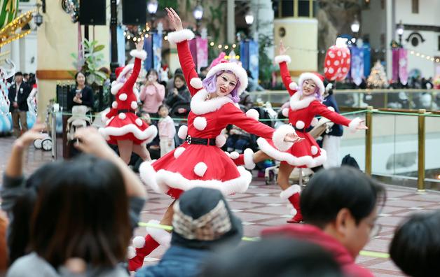 [뉴스1 PICK]롯데월드 어드벤처, 겨울 시즌 축제 '트윙클 미라클 윈터' 오픈