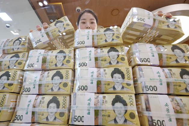7월 통화량 35.9조 원 증가…증시·결제자금 유입 영향