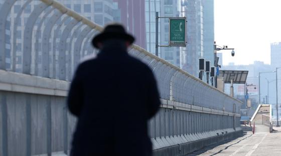 "돈 때문에 죽고싶단 생각 안들게"…포항시, 집앞까지 가는 자살예방 지원