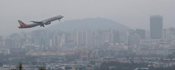 [오늘의 날씨] 제주(16일, 금)…미세먼지 '나쁨'