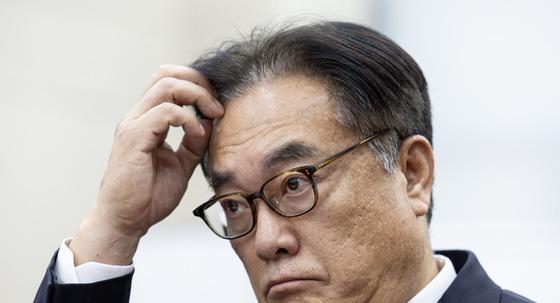 경찰, '尹대통령실 PC 초기화 의혹' 정진석 소환 통보