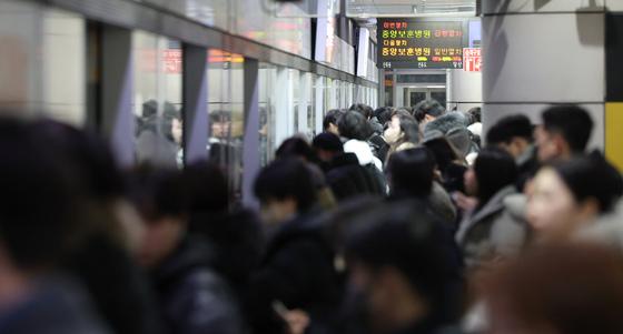 "전 객실 실시간 파악"…9호선, 전동차 CCTV 관제 시스템 구축