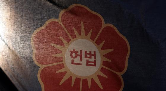 재판소원 시행 앞두고 로펌도 분주…TF 꾸리고 헌재 전관 영입