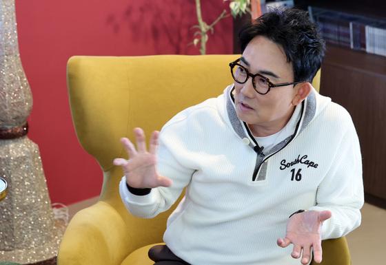 이승철, 균형 잡힌 와인 닮은 라이브의 황제